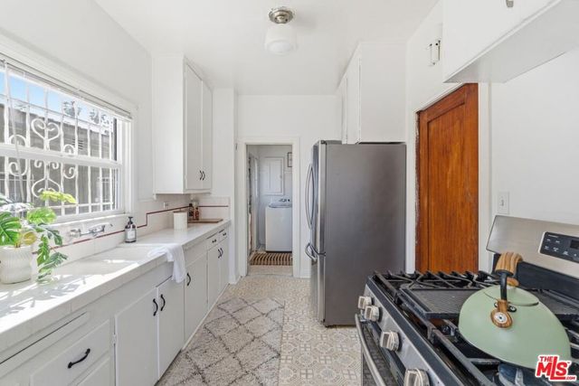 5513 S Mullen Avenue, Los Angeles, CA 90043