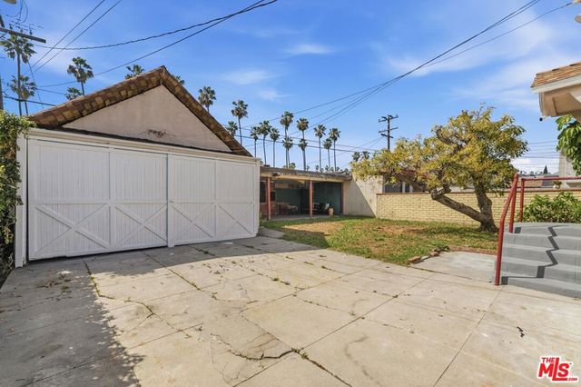 5513 S Mullen Avenue, Los Angeles, CA 90043