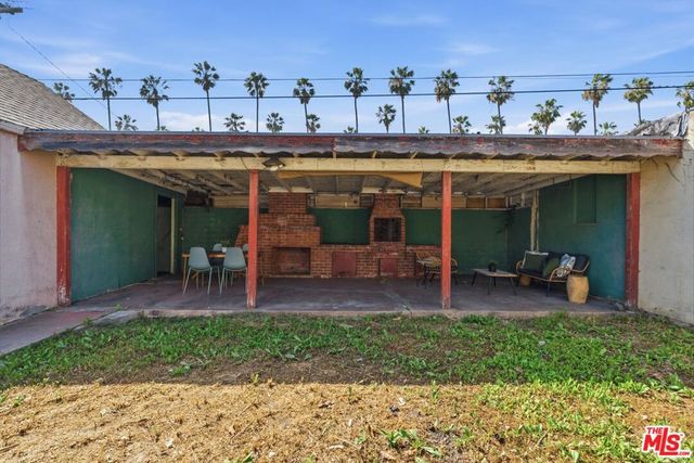 5513 S Mullen Avenue, Los Angeles, CA 90043