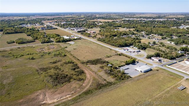 SW 15th Street, Wagoner, OK 74467