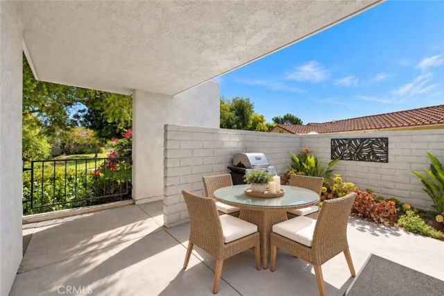 2200 Via Mariposa East, Laguna Woods, CA 92637