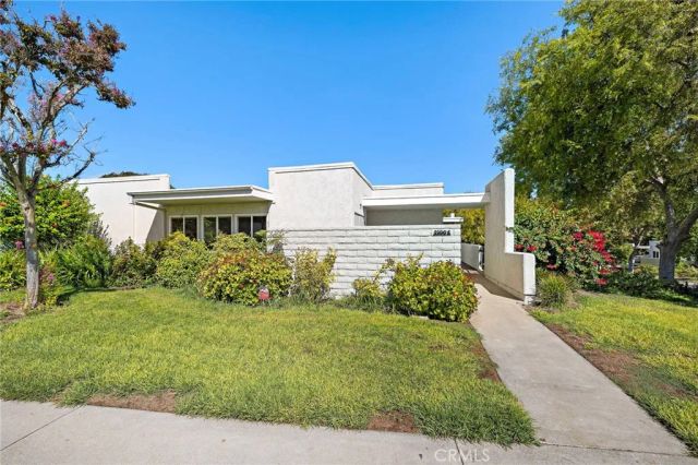 2200 Via Mariposa East, Laguna Woods, CA 92637