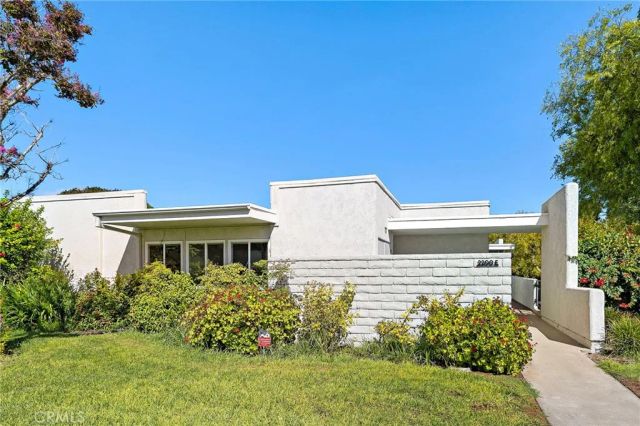 2200 Via Mariposa East, Laguna Woods, CA 92637