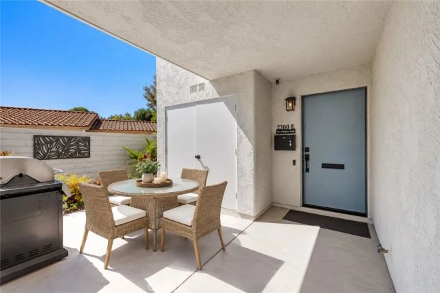 2200 Via Mariposa East, Laguna Woods, CA 92637
