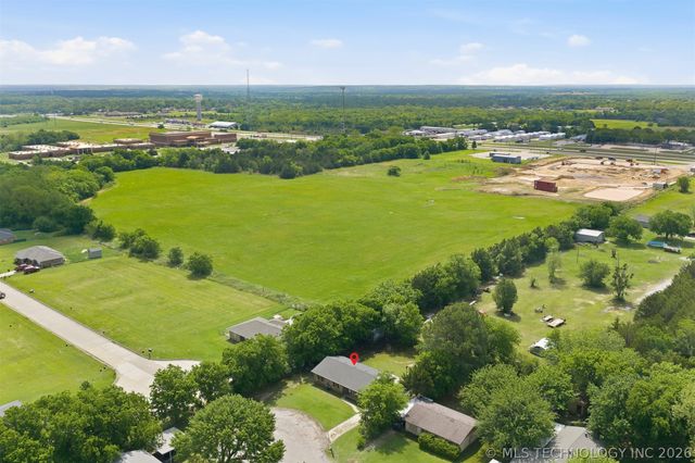 263 Wisteria Street, Lone Grove, OK 73443