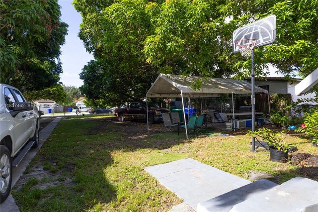 2367 SW 19th Street, Miami, FL 33145
