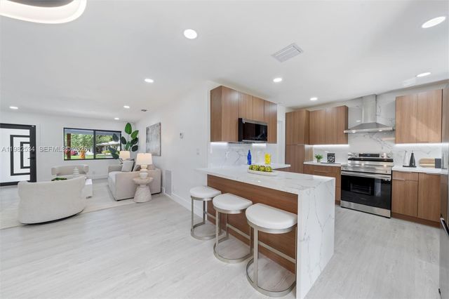 1305 N 31st Rd, Hollywood, FL 33021