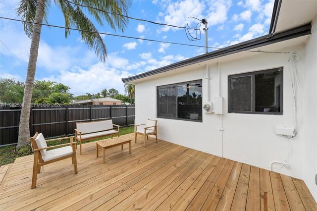 1305 N 31st Rd, Hollywood, FL 33021