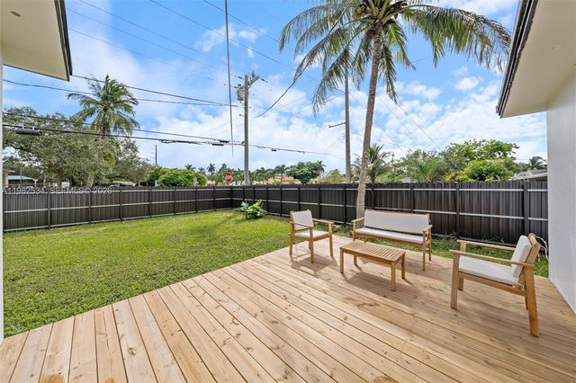 1305 N 31st Rd, Hollywood, FL 33021