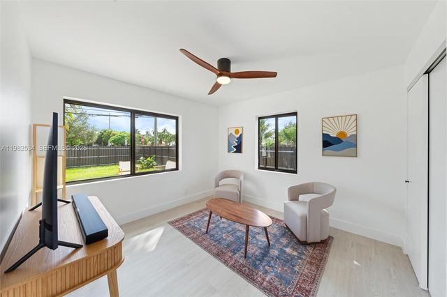 1305 N 31st Rd, Hollywood, FL 33021