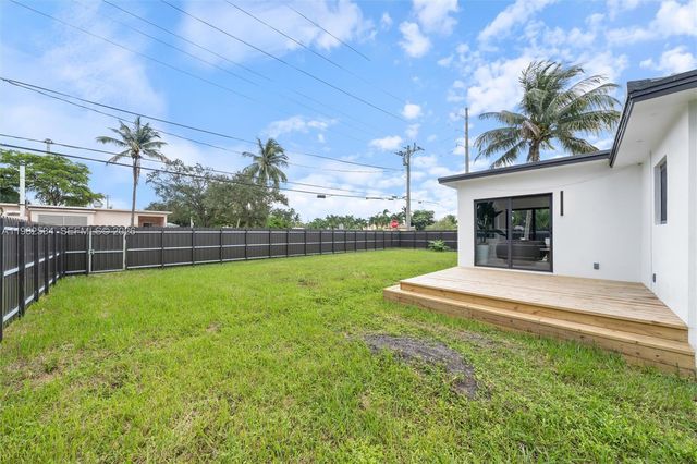 1305 N 31st Rd, Hollywood, FL 33021