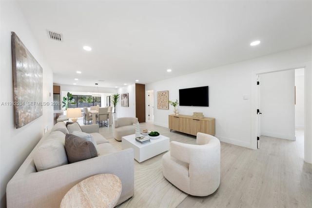 1305 N 31st Rd, Hollywood, FL 33021