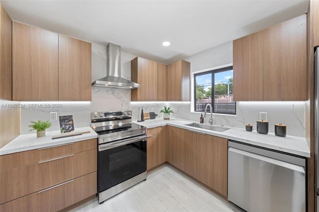 1305 N 31st Rd, Hollywood, FL 33021