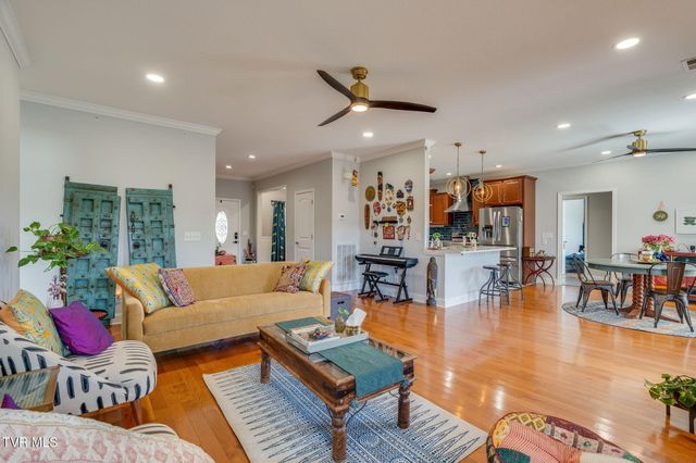 121 Springwinds Loop, Johnson City, TN 37601