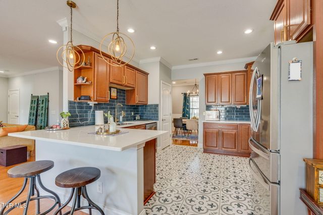 121 Springwinds Loop, Johnson City, TN 37601