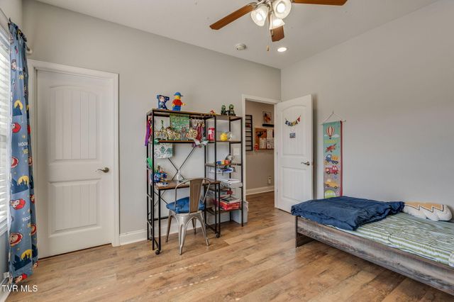 121 Springwinds Loop, Johnson City, TN 37601