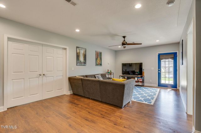 121 Springwinds Loop, Johnson City, TN 37601