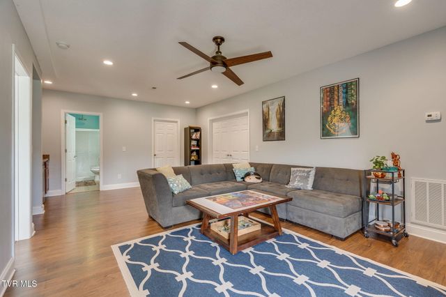 121 Springwinds Loop, Johnson City, TN 37601