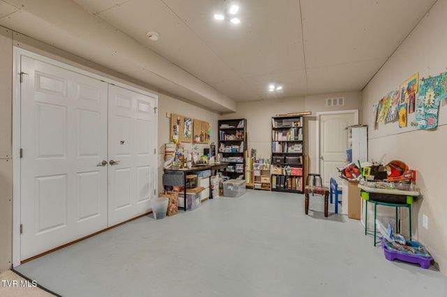 121 Springwinds Loop, Johnson City, TN 37601