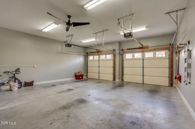 121 Springwinds Loop, Johnson City, TN 37601