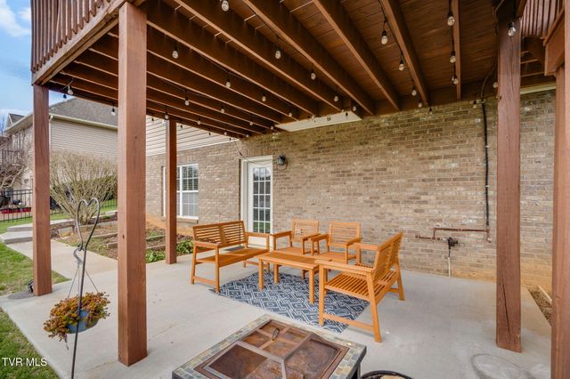 121 Springwinds Loop, Johnson City, TN 37601