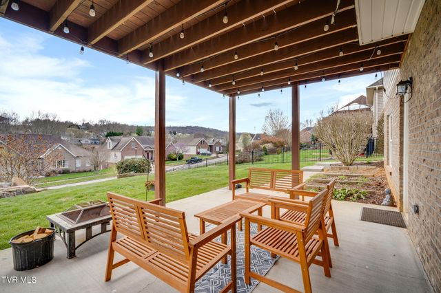 121 Springwinds Loop, Johnson City, TN 37601