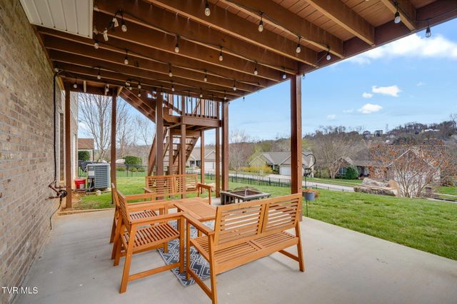 121 Springwinds Loop, Johnson City, TN 37601