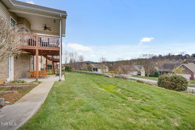 121 Springwinds Loop, Johnson City, TN 37601