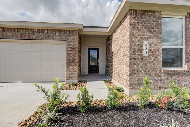 400 Robin Street, Angleton, TX 77515