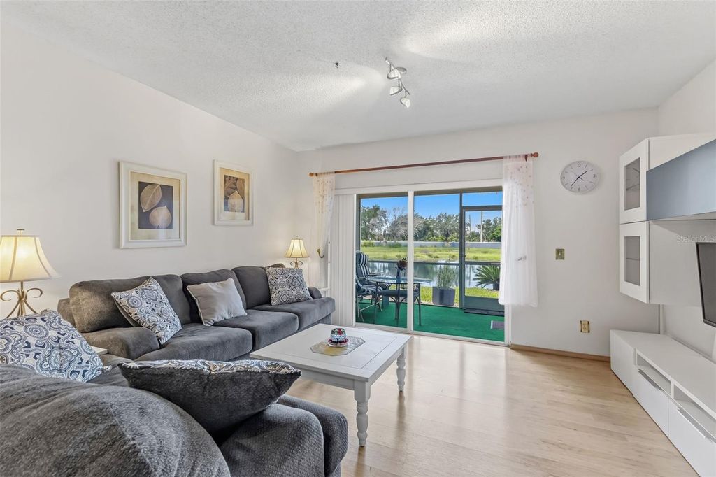 Image 3 of property listing at 5052 MISTY CANAL PL, Bradenton, FL 34203