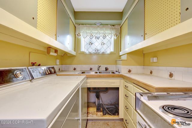 1306 E 26th Avenue, Anchorage, AK 99508