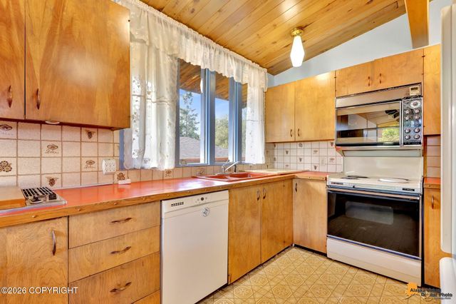 1306 E 26th Avenue, Anchorage, AK 99508