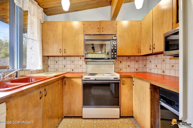 1306 E 26th Avenue, Anchorage, AK 99508