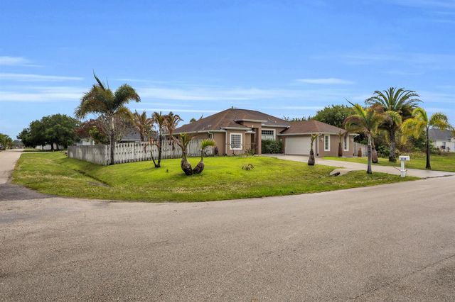 1114 SW Kalevala Drive, Port St. Lucie, FL 34953