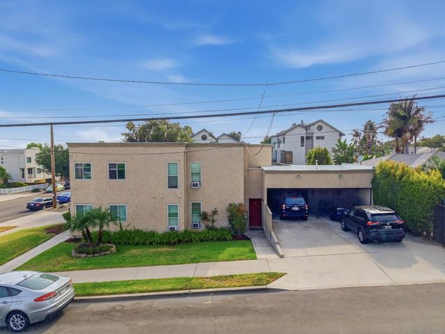 1676 Chalcedony St, San Diego, CA 92109