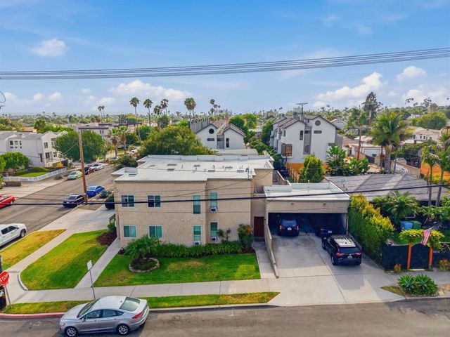 1676 Chalcedony St, San Diego, CA 92109