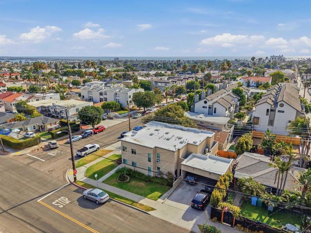 1676 Chalcedony St, San Diego, CA 92109