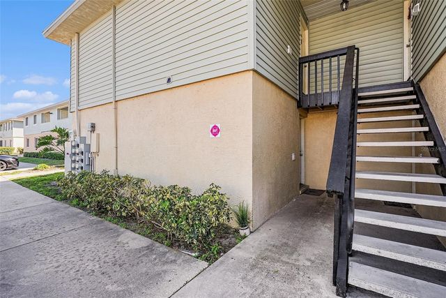 550 GOLDEN RAINTREE PLACE 550, Brandon, FL 33510