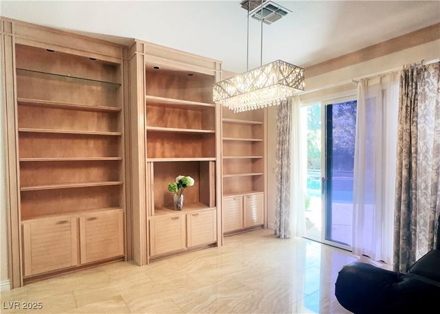 7829 Bermuda Dunes Avenue, Las Vegas, NV 89113