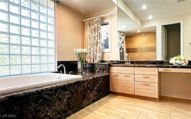 7829 Bermuda Dunes Avenue, Las Vegas, NV 89113