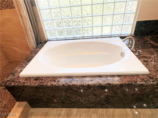 7829 Bermuda Dunes Avenue, Las Vegas, NV 89113