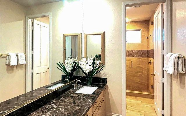 7829 Bermuda Dunes Avenue, Las Vegas, NV 89113