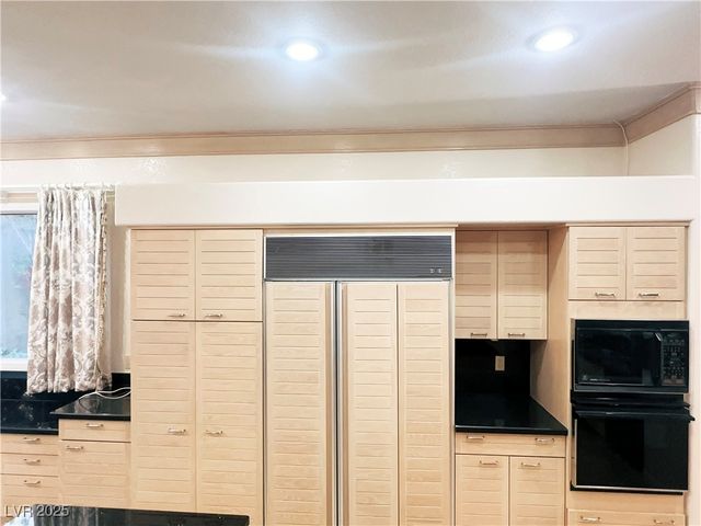 7829 Bermuda Dunes Avenue, Las Vegas, NV 89113