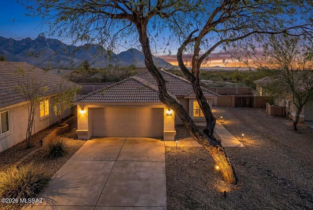 2152 E Tabular Place, Oro Valley, AZ 85755