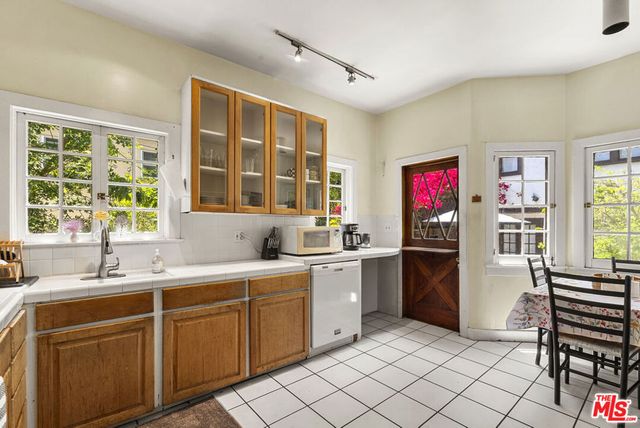 1711 N Curson Avenue, Los Angeles, CA 90046