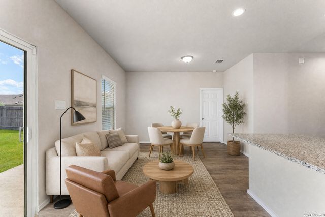 450 Pleasanton Spring, San Antonio, TX 78221