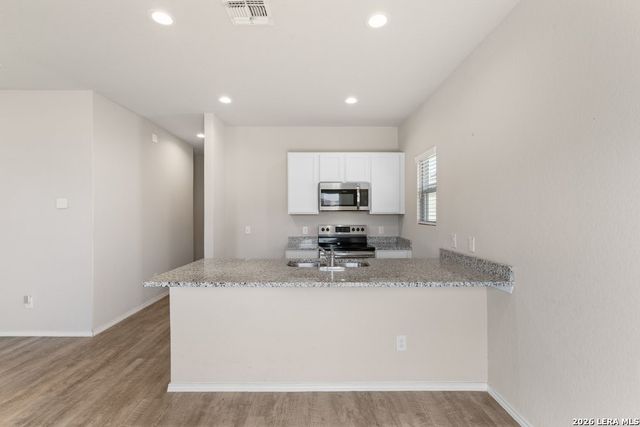 450 Pleasanton Spring, San Antonio, TX 78221