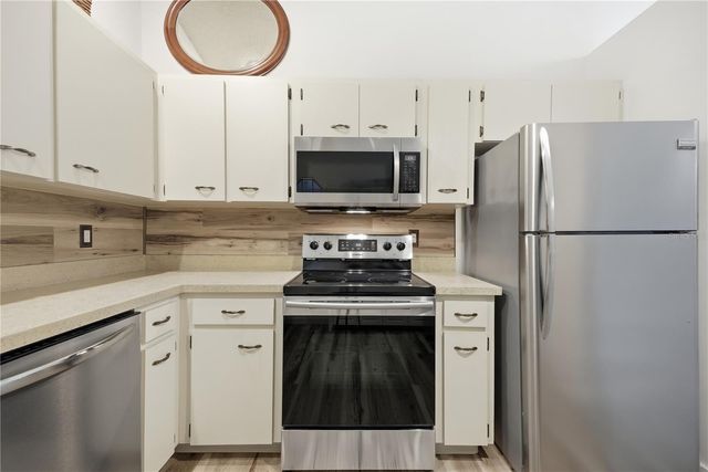 11817 SKYLAKE PLACE H, Temple Terrace, FL 33617