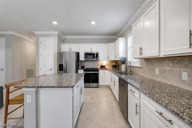 3564 E Hampton CIR, Alva, FL 33920