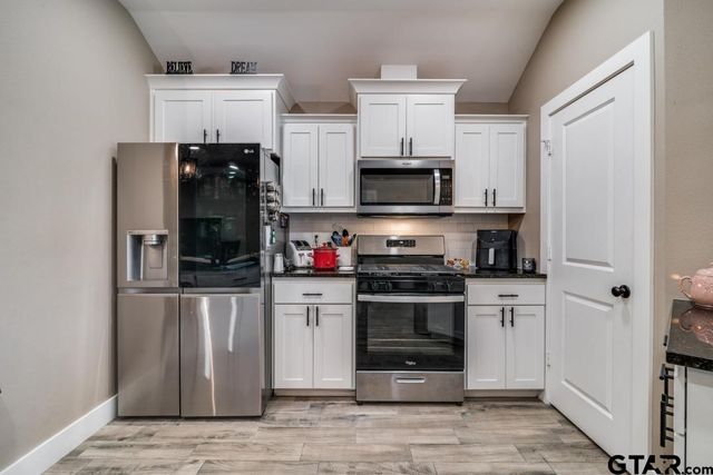 17409 Crossing Circle, Lindale, TX 75771